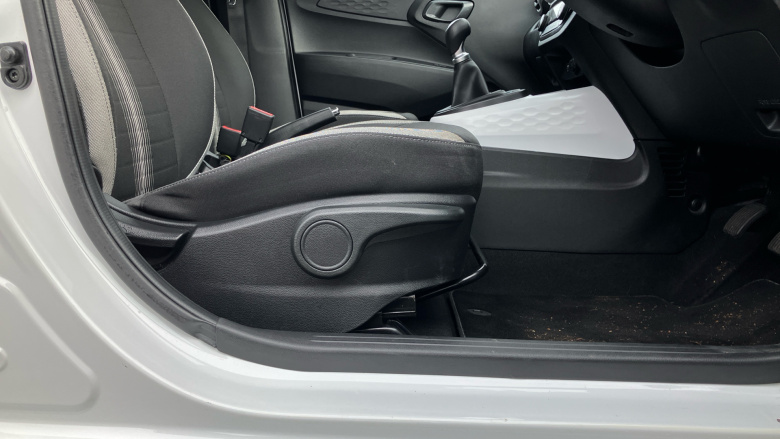 Hyundai i10 1.0 MPi Premium 5dr Petrol Hatchback